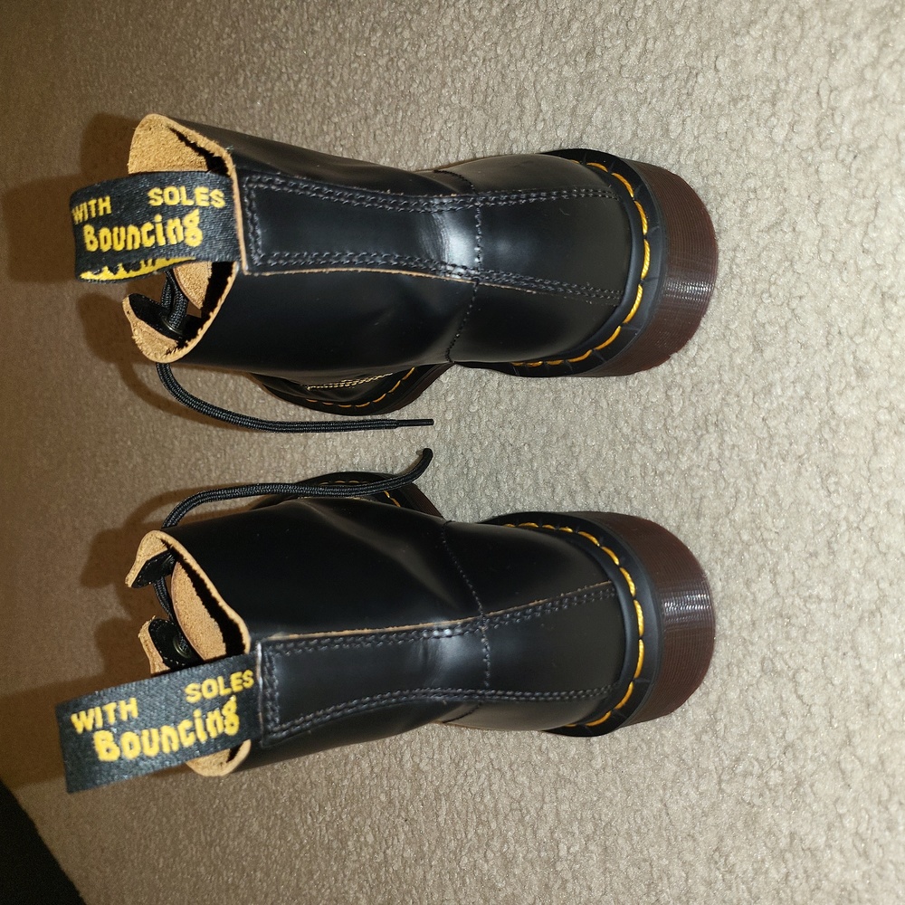 Dr Martens 101 Yellow Stitch Smooth Leather Ankle Boots - Picture 4 of 7
